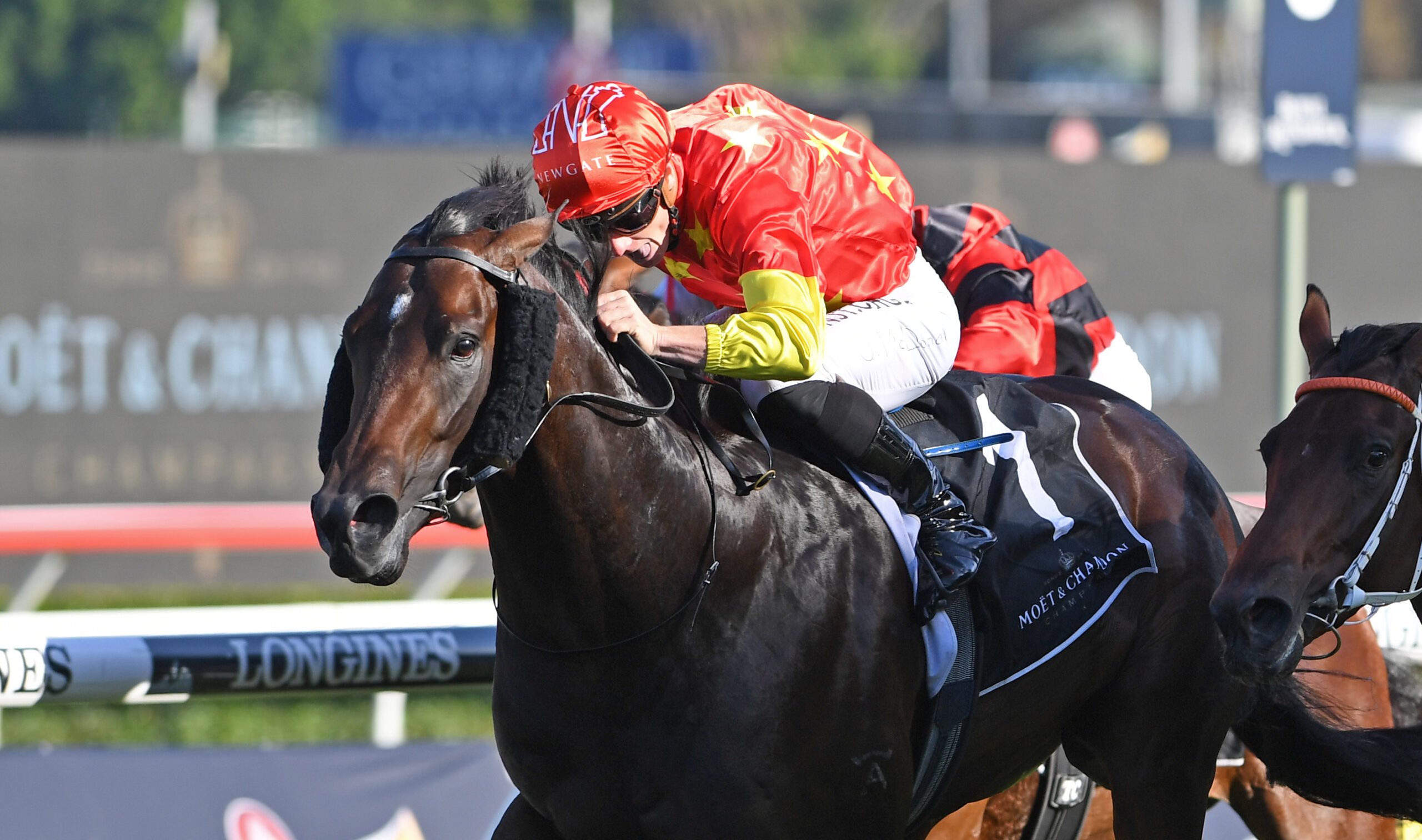 Captivant winning the 2021 G1 ATC Champagne Stakes